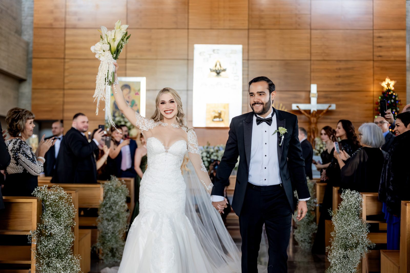 Retrato de los novios Kenia y Carlos en La Victoria Eventos — Oscar Lara Fotografía