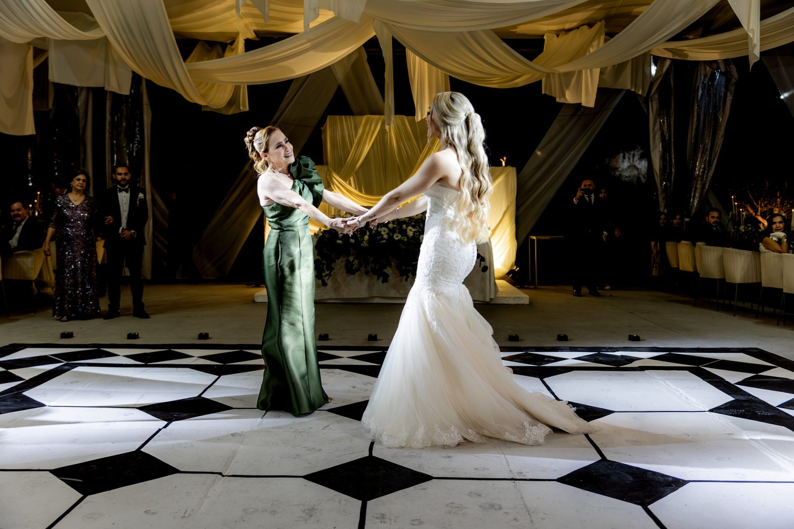 Celebración de boda con estilo editorial en La Victoria Eventos, La Primavera, Zapopan — Oscar Lara Fotografía