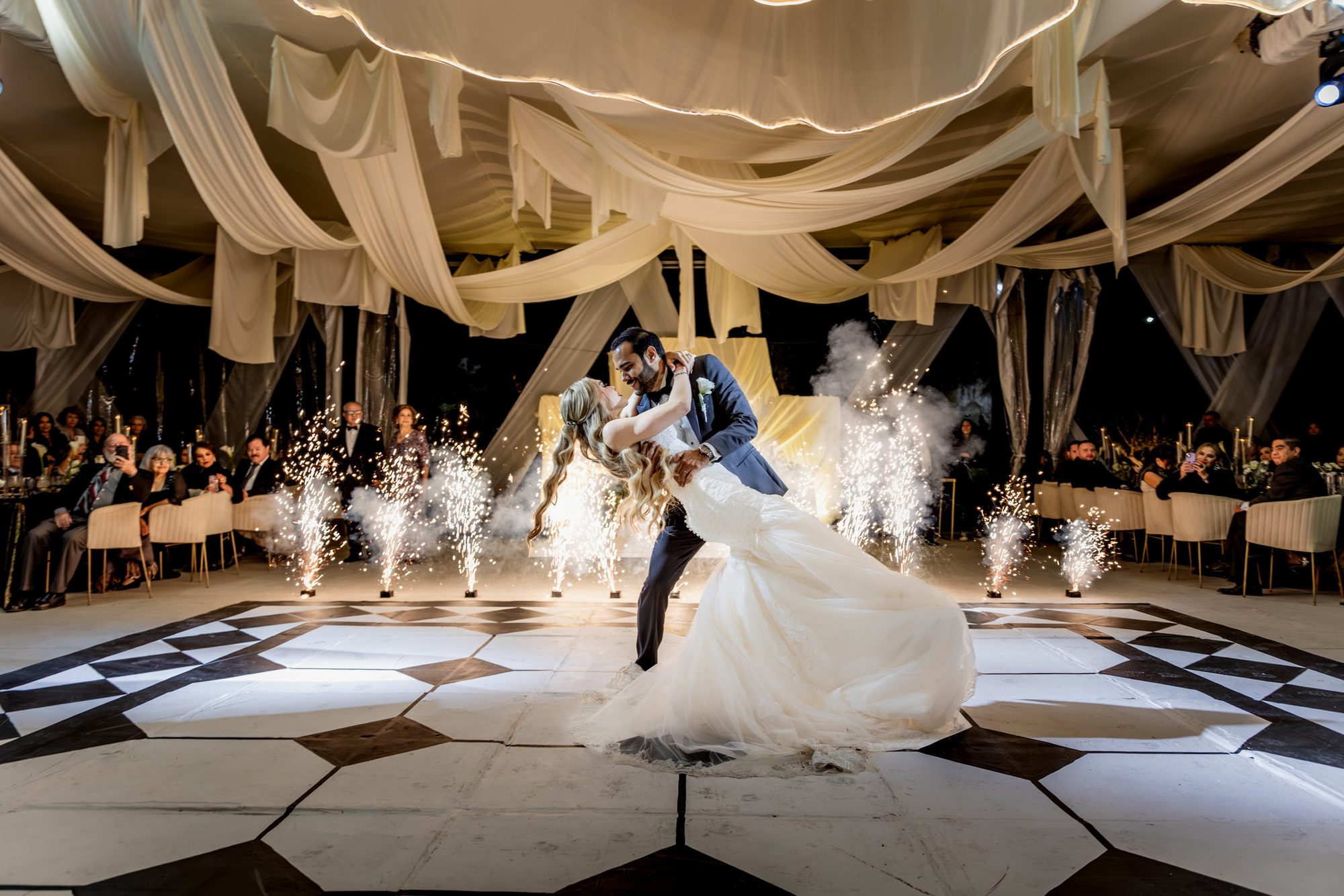 Boda de Kenia y Carlos en La Victoria Eventos, La Primavera, Zapopan — fotografía editorial por Oscar Lara