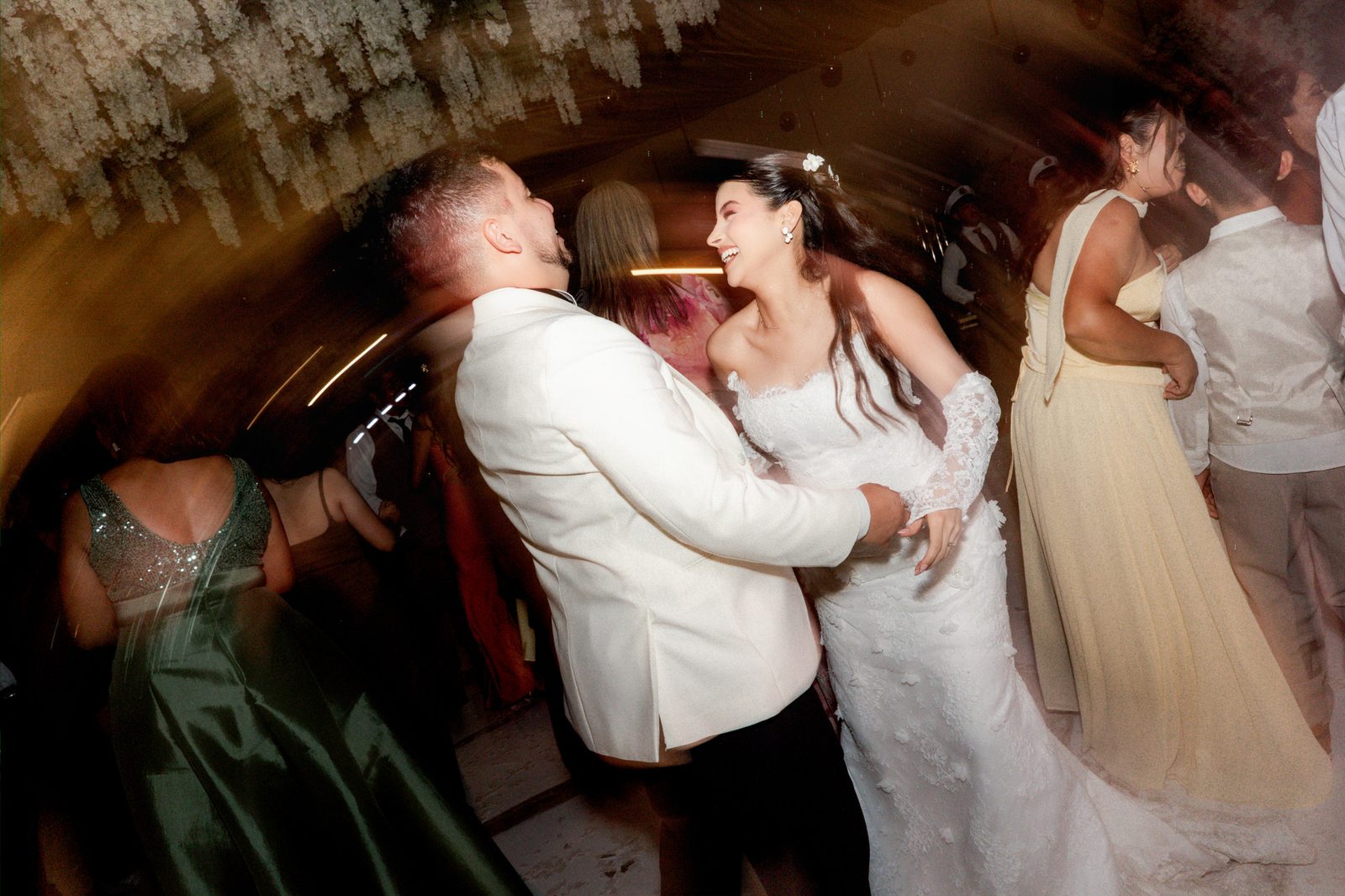 Retrato de los novios Larissa y Octavio en La Cantera Eventos — Oscar Lara Fotografía