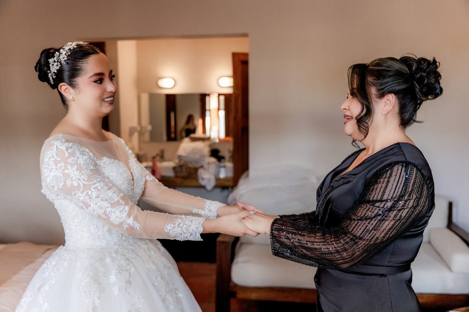 Retrato de los novios Paola y Christian en Salón La Toscana, Tonalá — Oscar Lara Fotografía