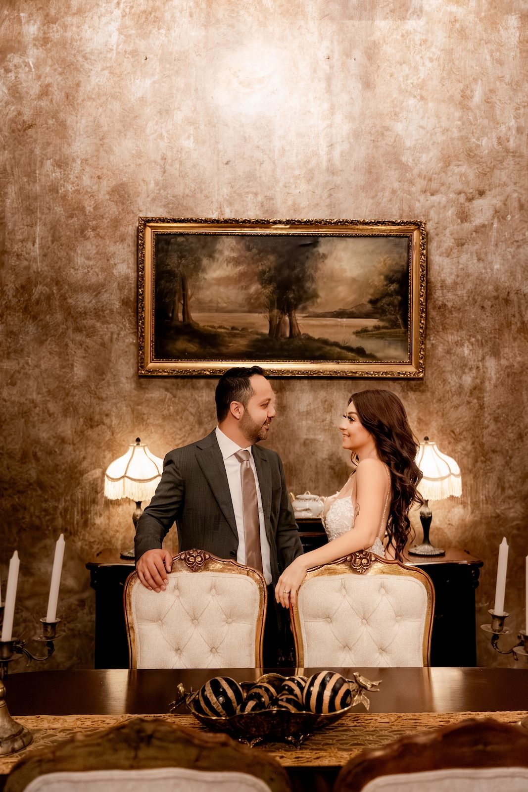Retrato íntimo de novios en su sesión post boda en Casa Pedro Loza